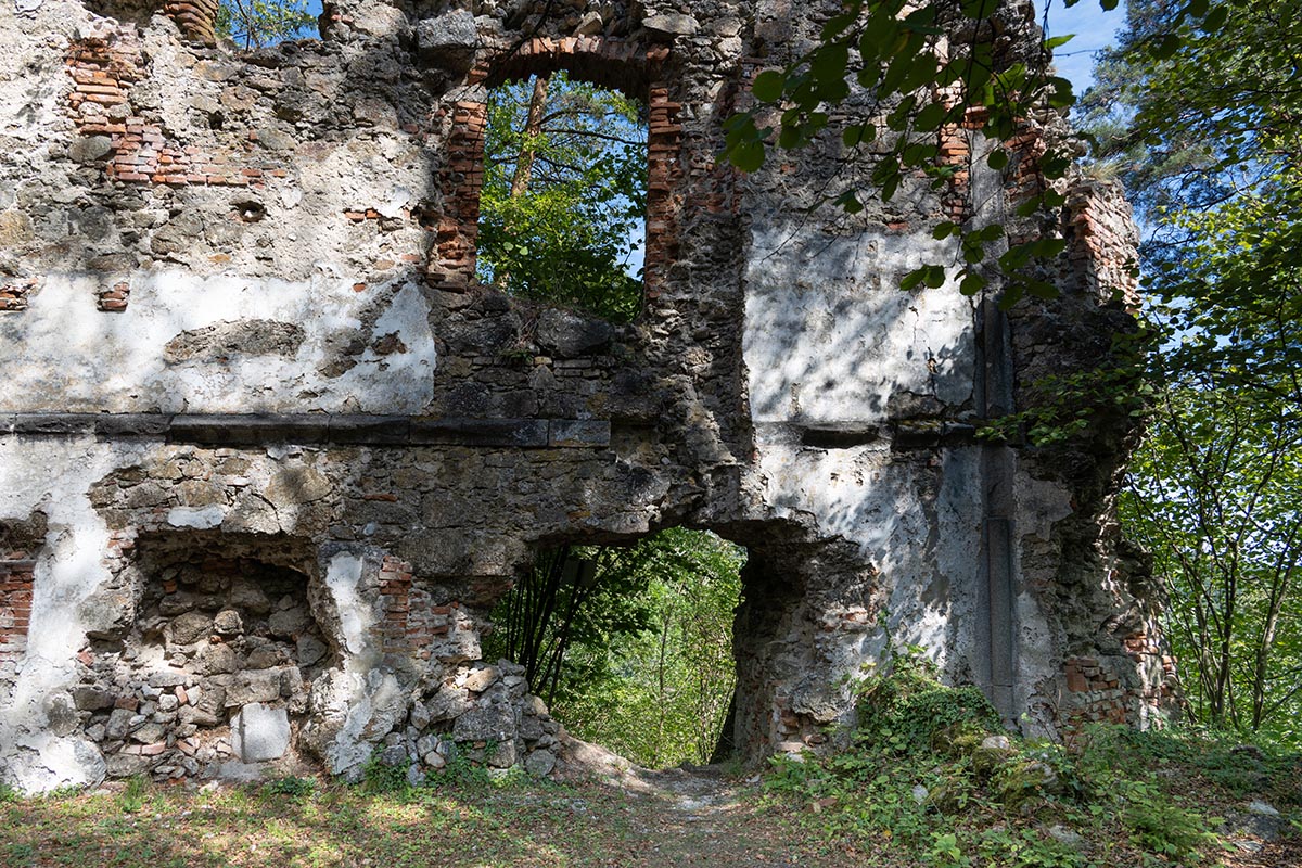 östilche Kapellenmauer